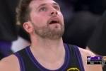 全场高呼MVP！东契奇三分轰进再来神奇2+1！三节37分！